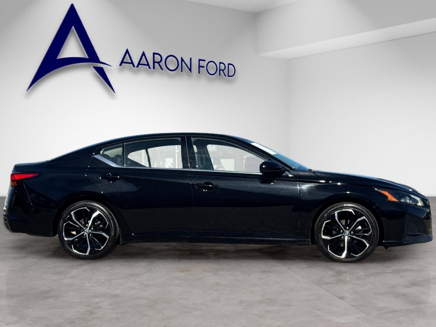 2023 Nissan Altima 2.5 SR photo 6