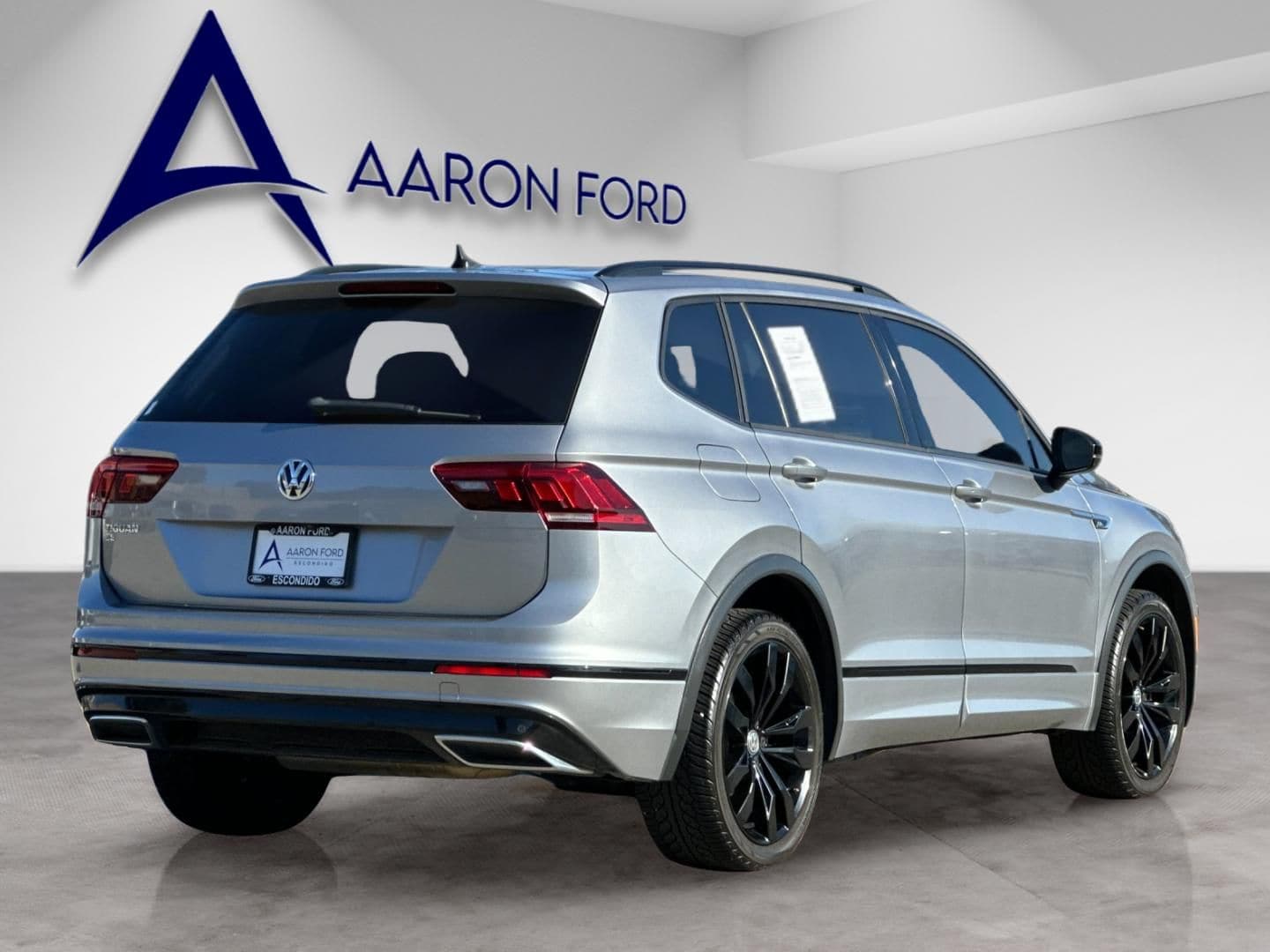 2021 Volkswagen Tiguan 2.0T SE R-Line Black photo 5