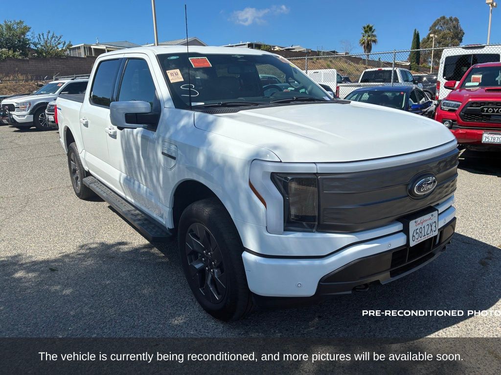 2023 Ford F-150 Lightning Lariat photo 3