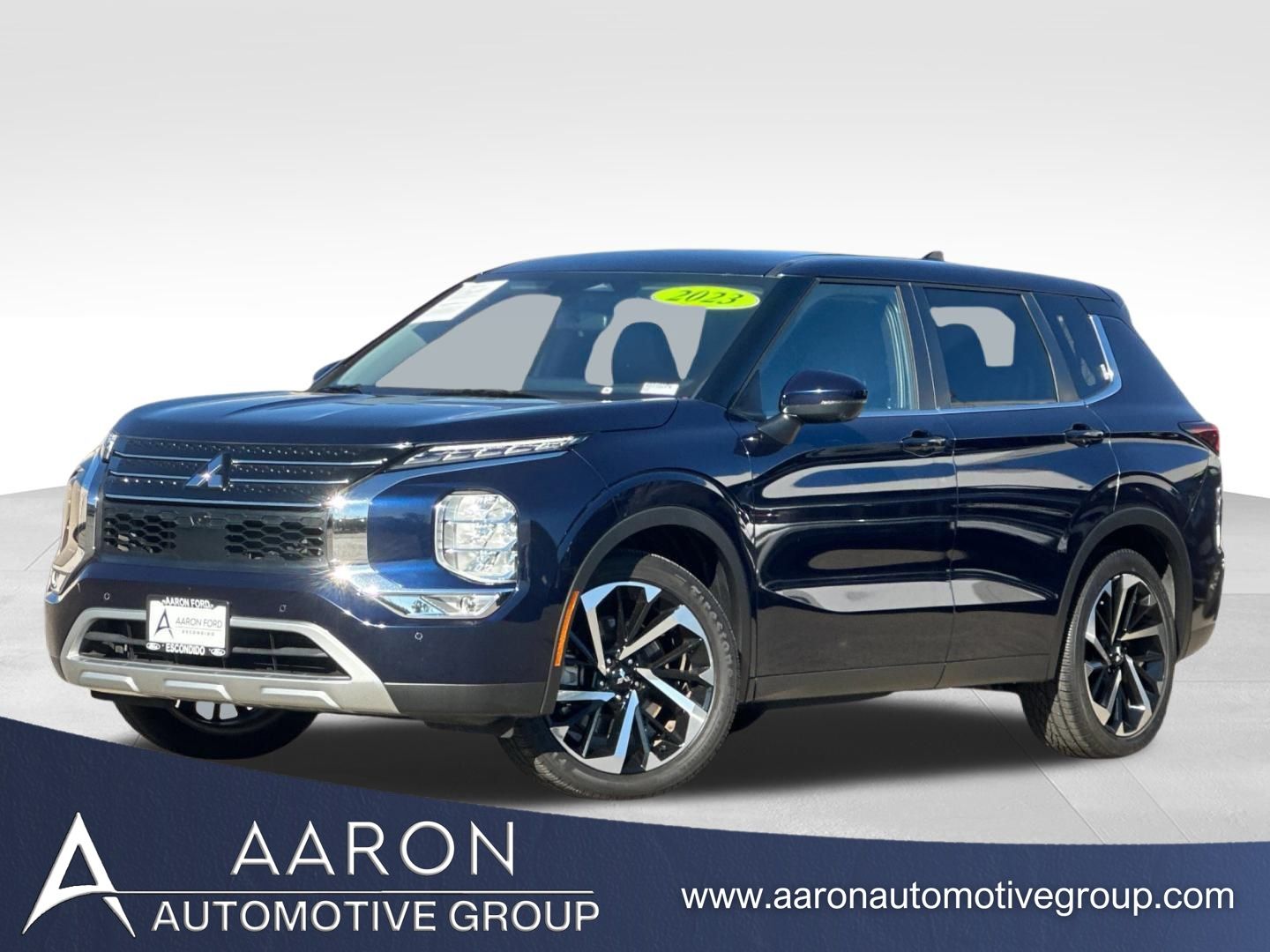 2023 Mitsubishi Outlander SE's photo