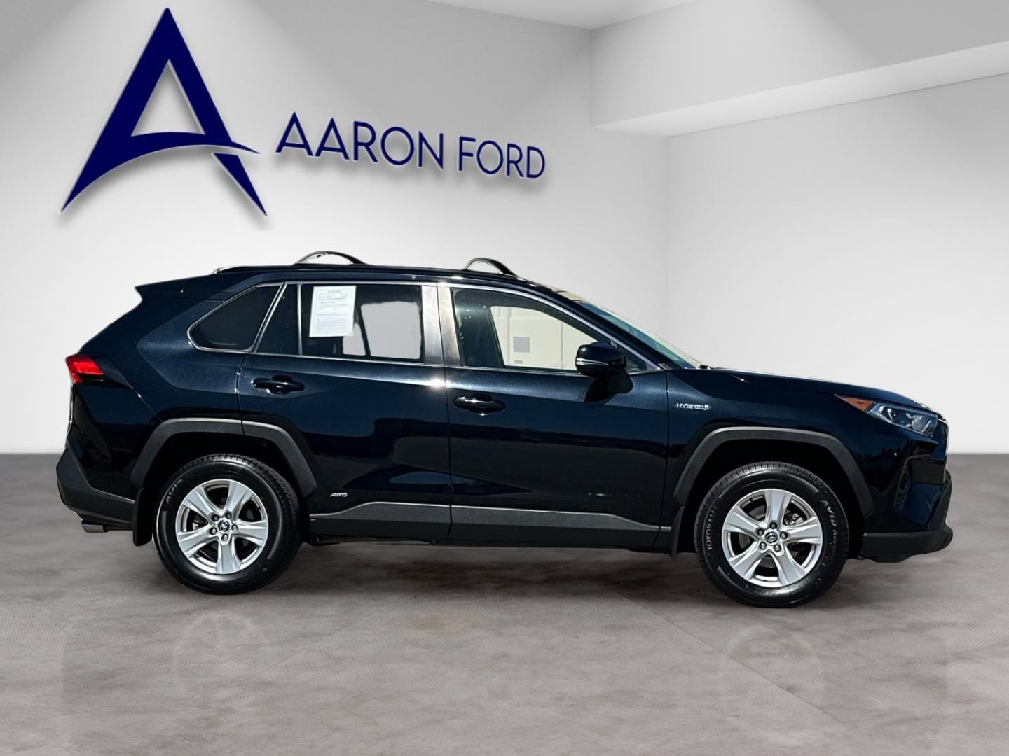 2021 Toyota RAV4 Hybrid XLE photo 6