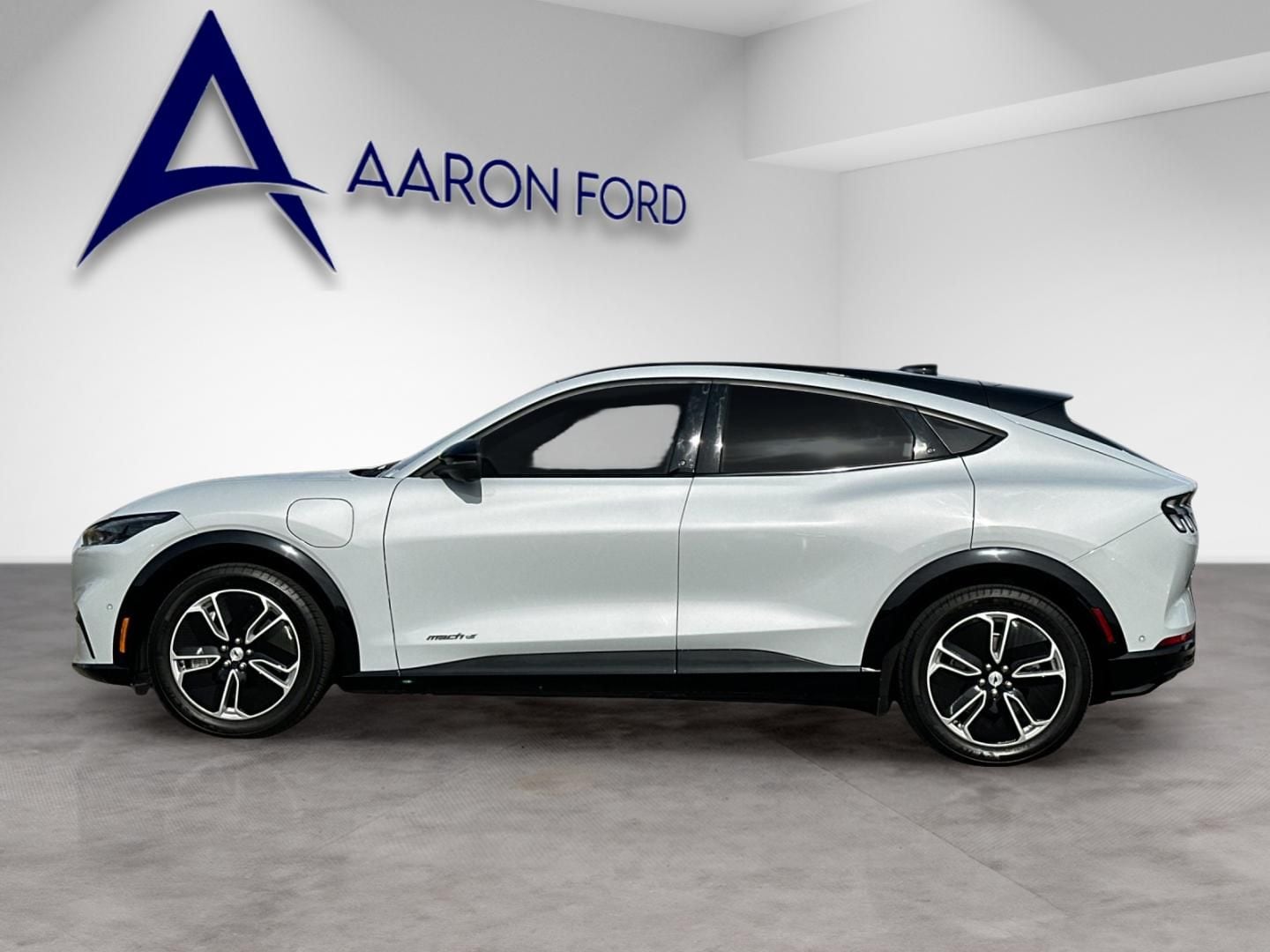 2023 Ford Mustang Mach-E Premium photo 2