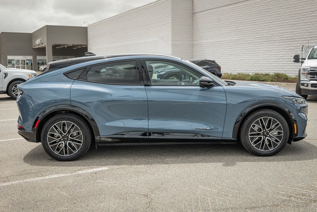 2024 Ford Mustang Mach-E Premium photo 3