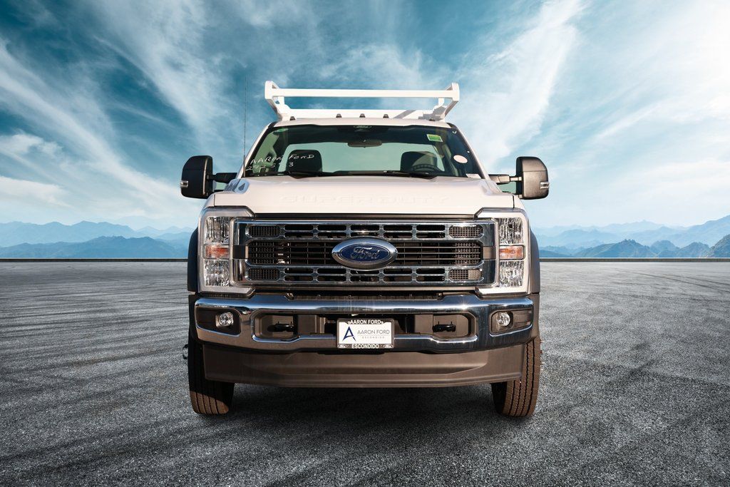 2024 Ford F-550 photo 4