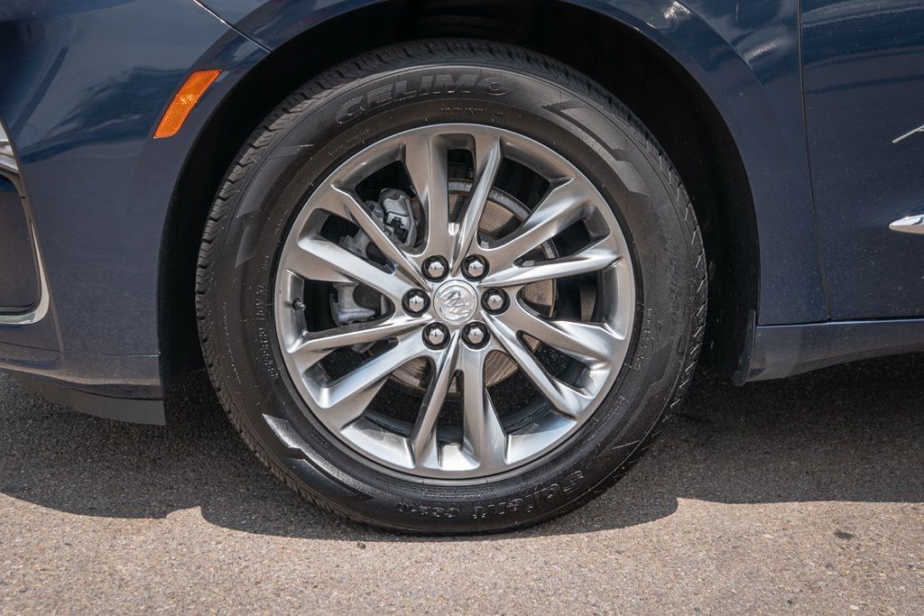 2022 Buick Enclave Avenir photo 3