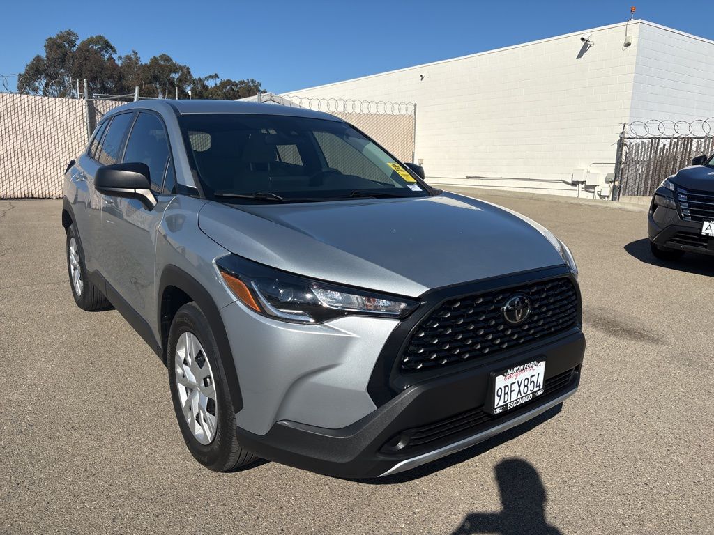 2022 Toyota Corolla Cross L photo 3