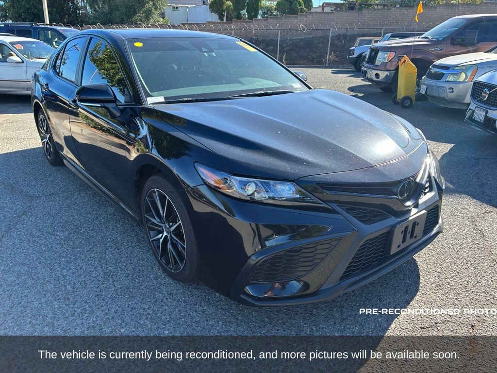 2024 Toyota Camry SE photo 3