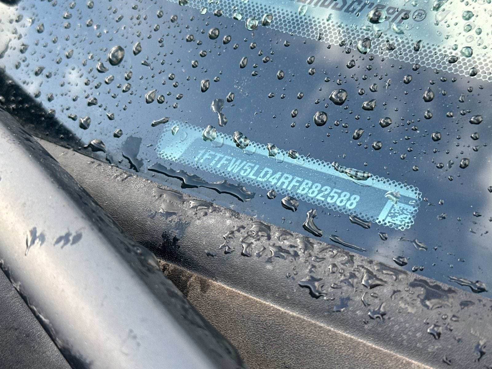 2024 Ford F-150 Lariat photo 2