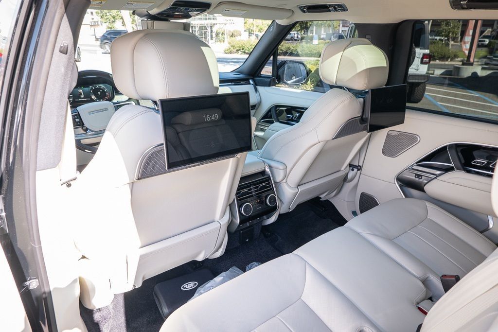2025 Land Rover Range Rover Autobiography - Photo 32