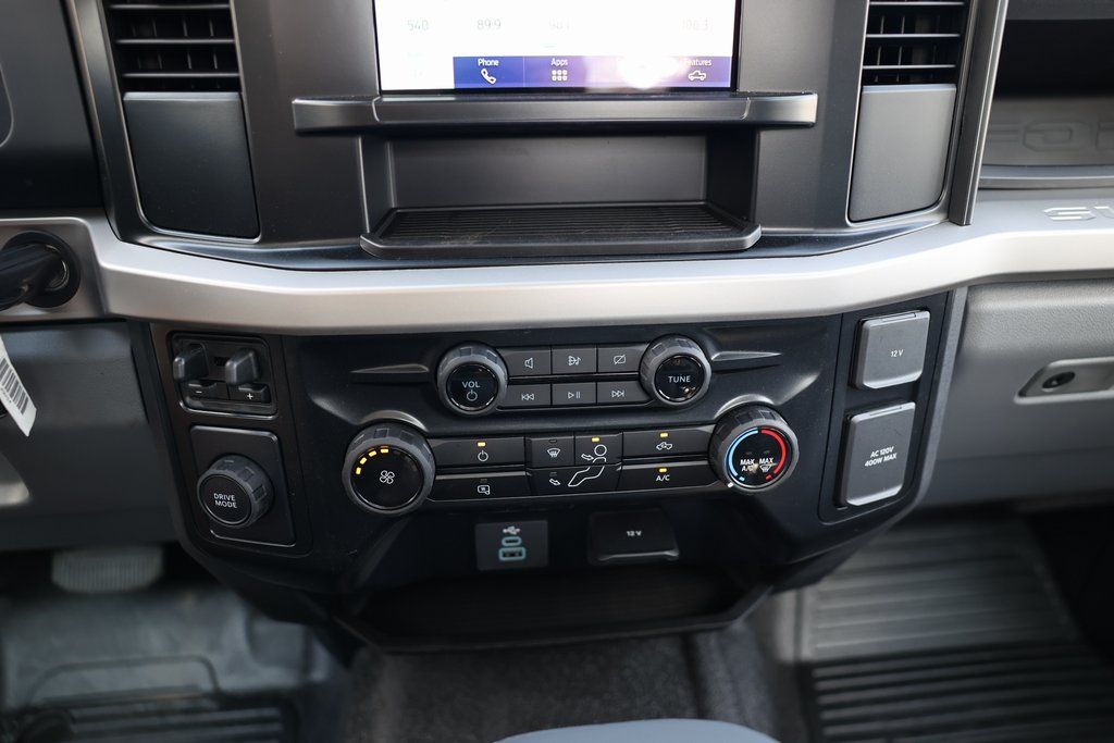 2024 Ford F-450 Super Duty Chassis Cab XL - Photo 25
