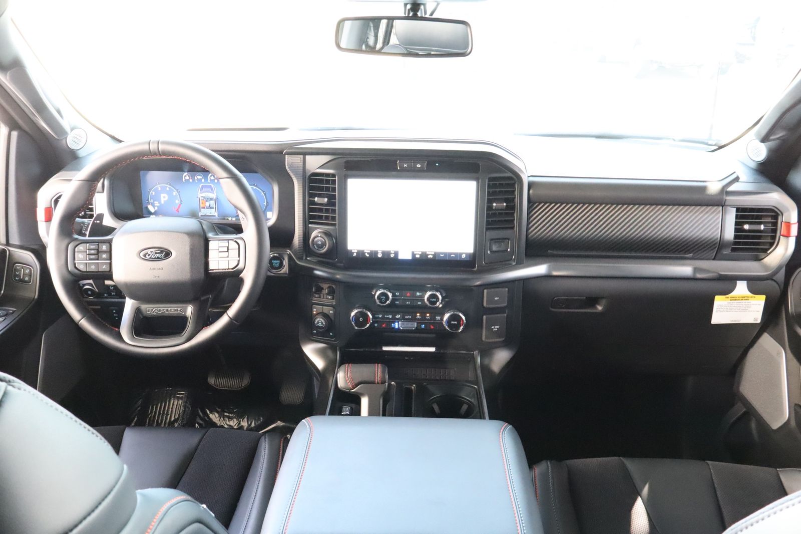2025 Ford F-150 Raptor - Photo 28