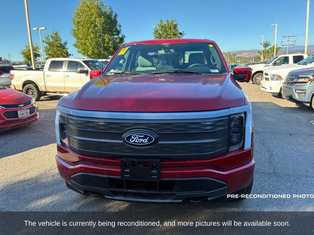 2024 Ford F-150 Lightning Lariat photo 2