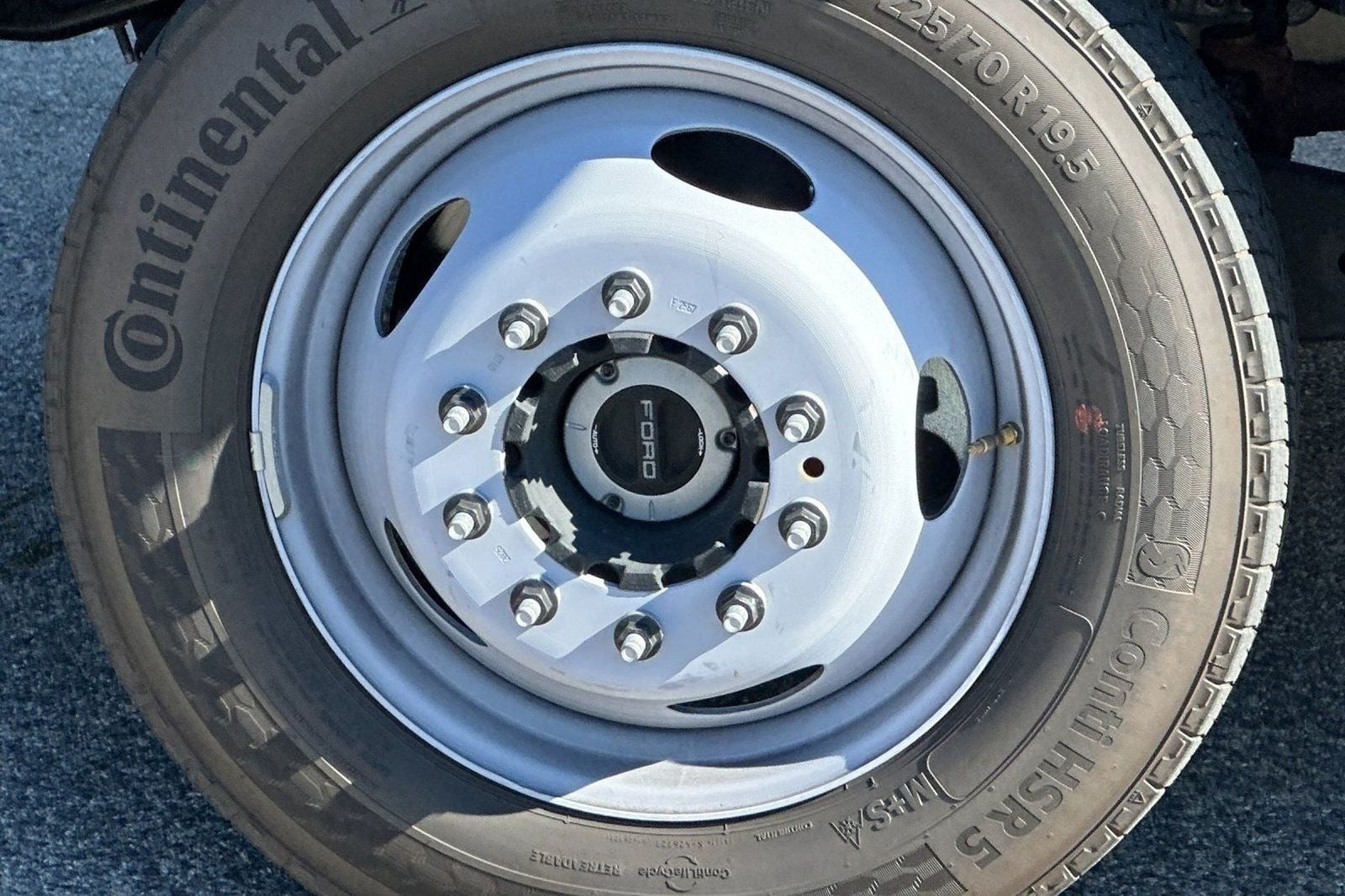 2025 Ford F-550 Super Duty Chassis Cab XL - Photo 36