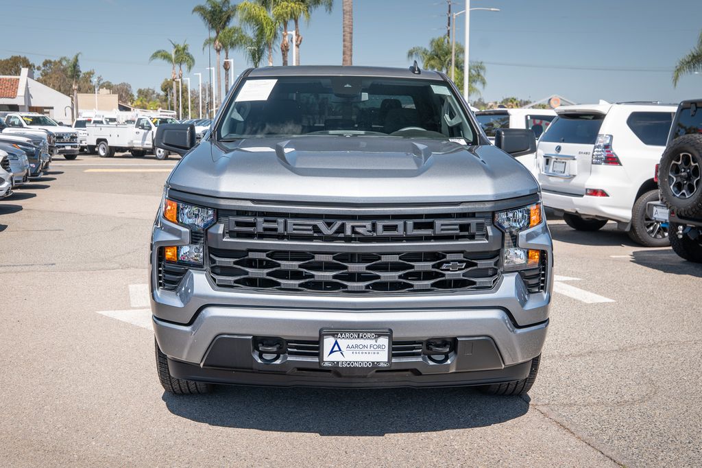 2024 Chevrolet Silverado 1500 Custom photo 2