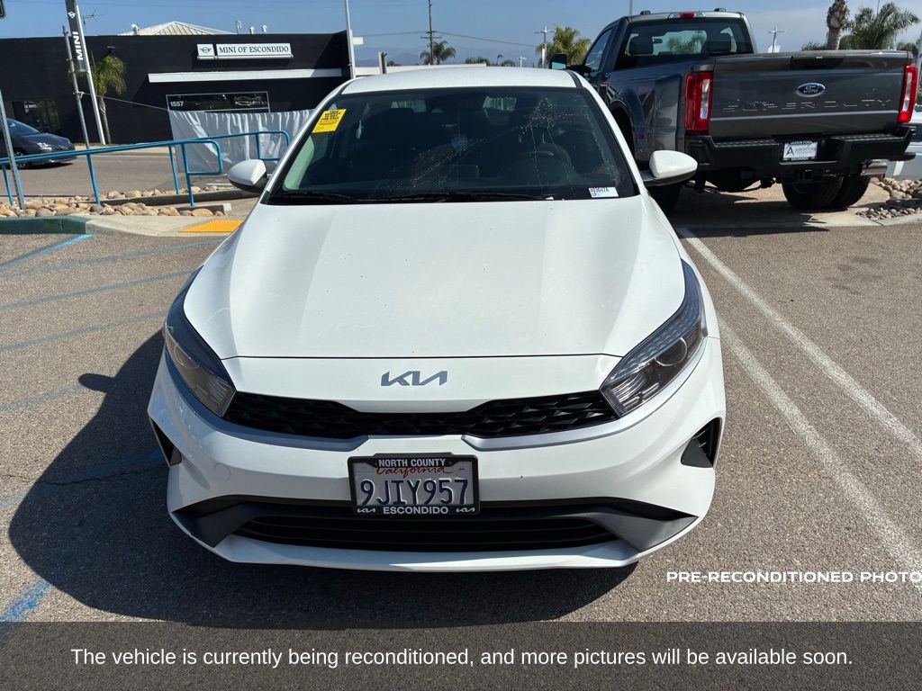 2024 Kia Forte LX photo 2