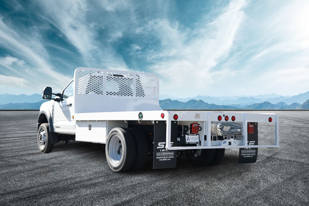 2024 Ford F-550 photo 2