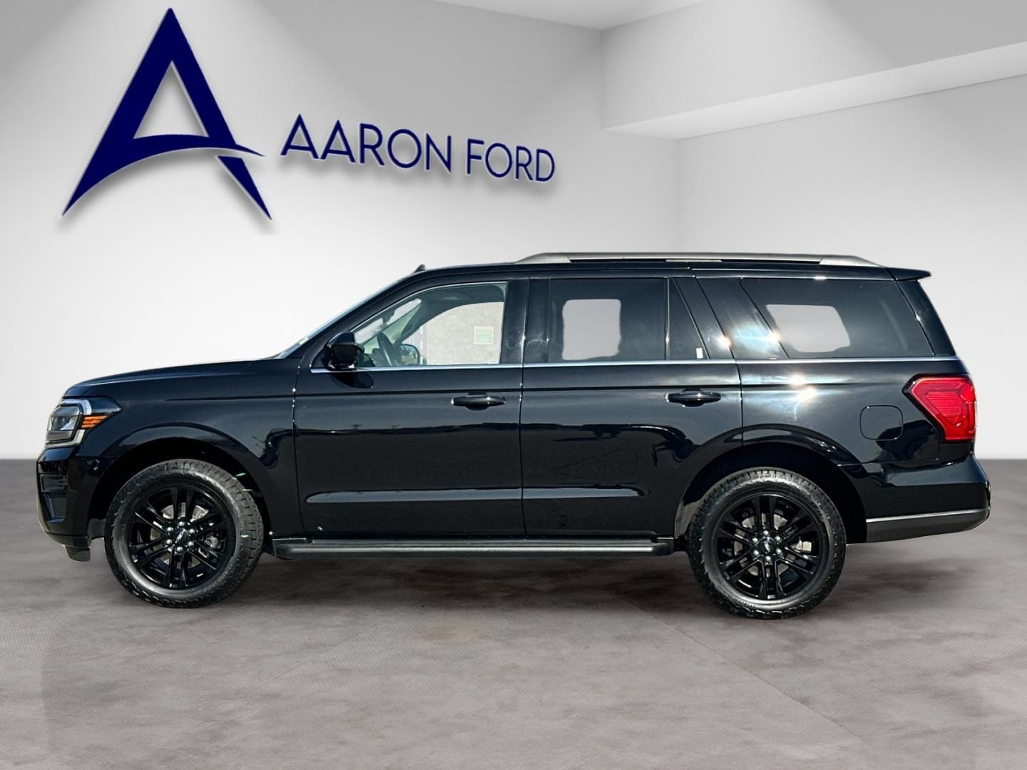 2024 Ford Expedition XLT photo 2