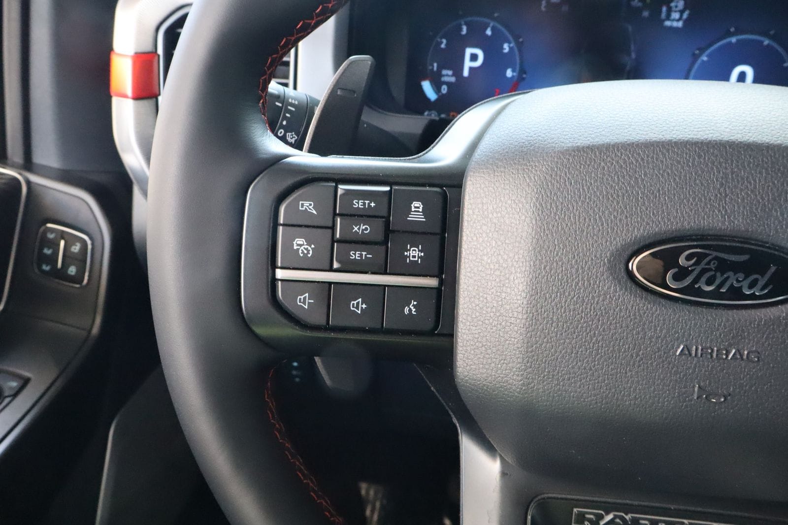 2025 Ford F-150 Raptor - Photo 25
