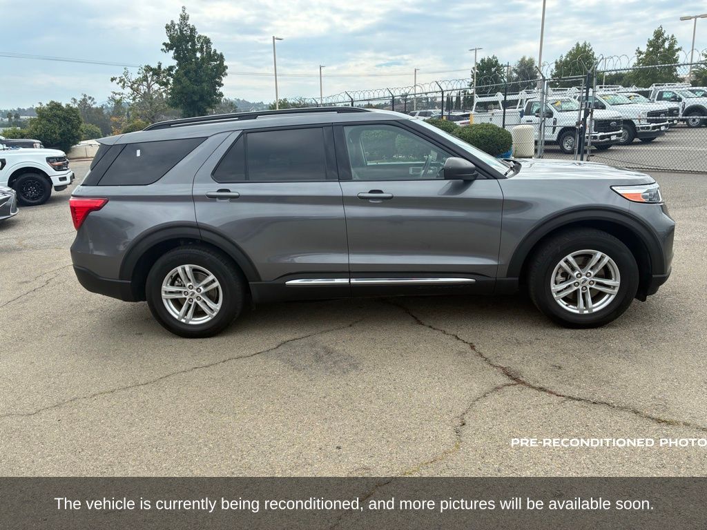 2022 Ford Explorer XLT photo 3