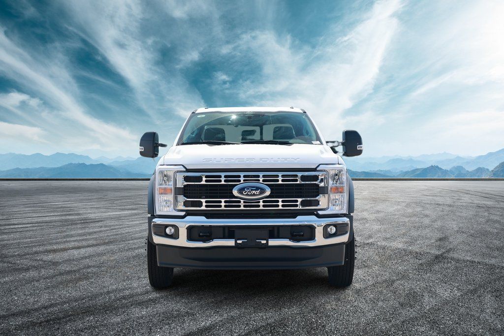 2024 Ford F-450 photo 4