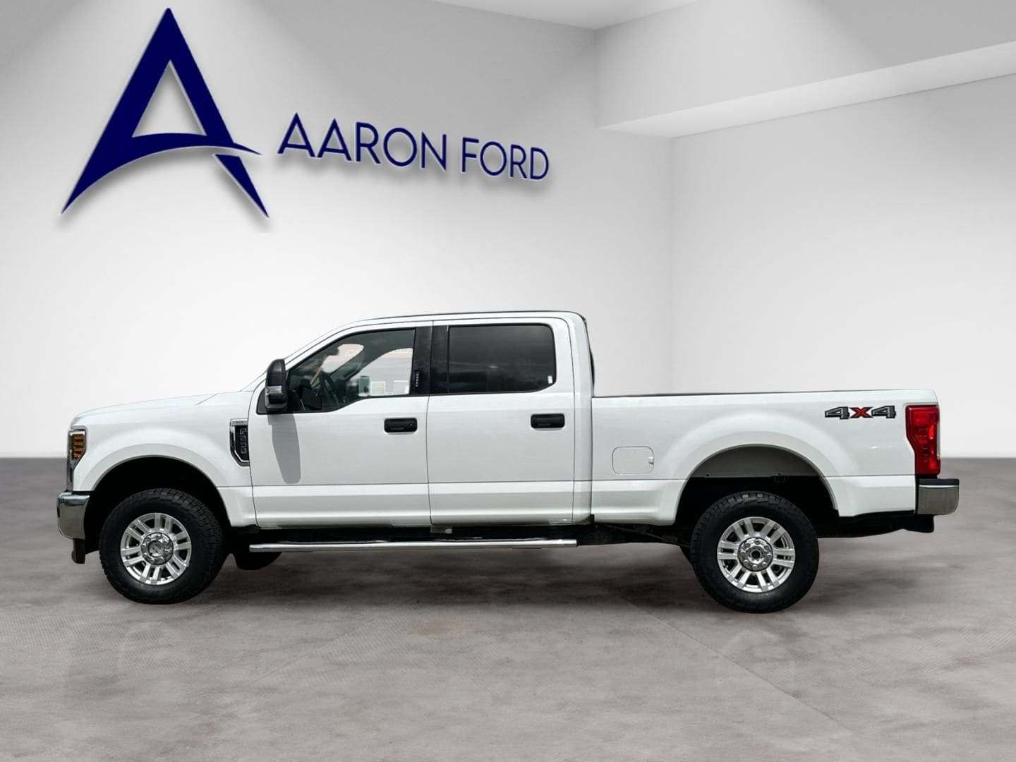 2018 Ford F-250SD XLT photo 2