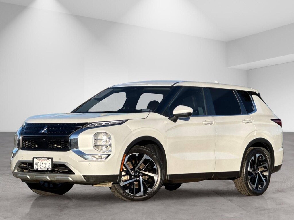 Used 2023 Mitsubishi Outlander SE SUV