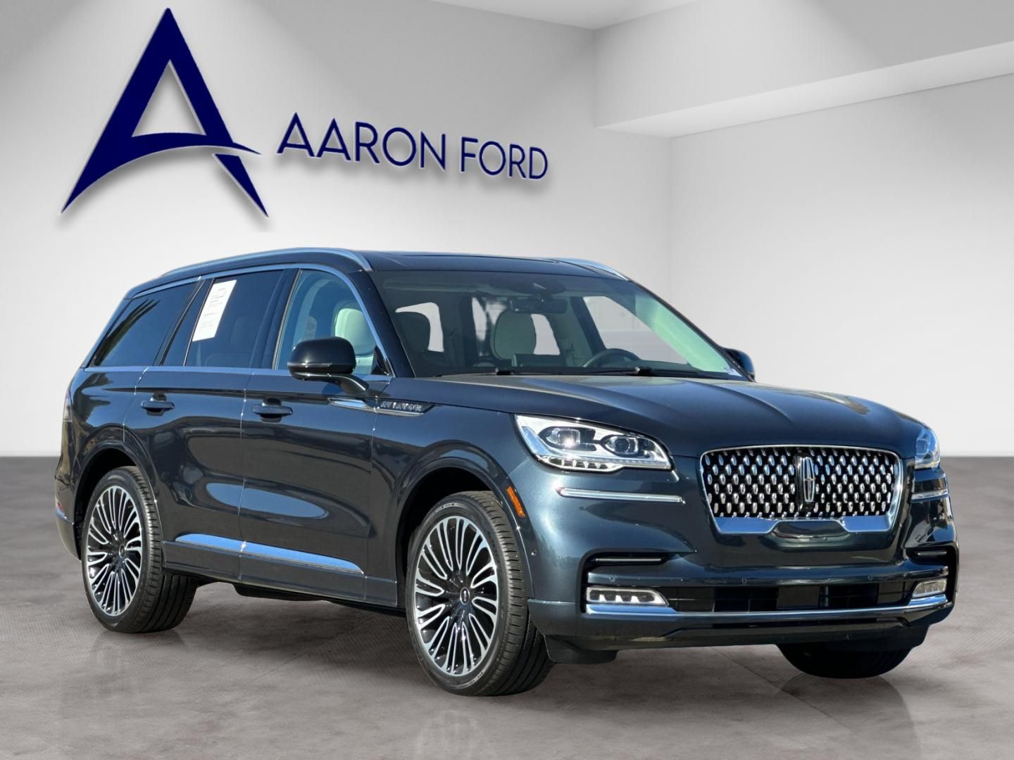 2024 Lincoln Aviator Black Label photo 3
