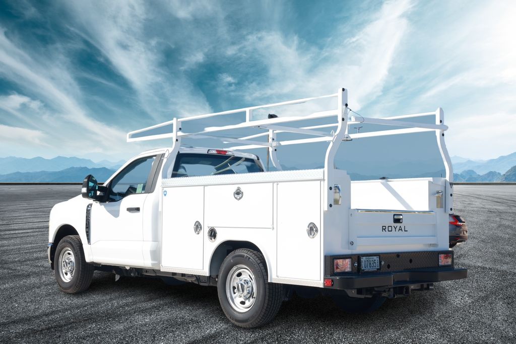 2023 Ford F-250 XL photo 2