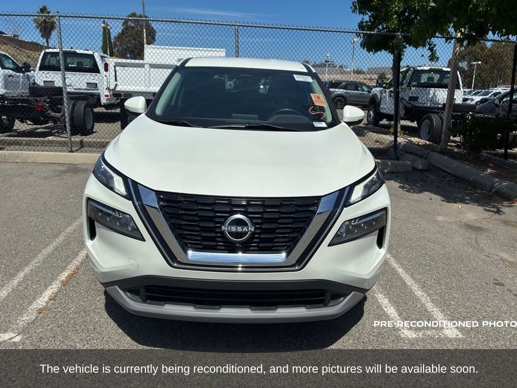 2023 Nissan Rogue SV photo 2