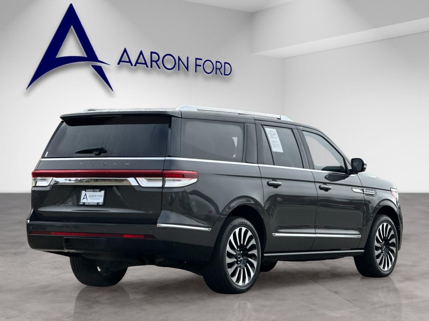 2022 Lincoln Navigator L Black Label photo 5