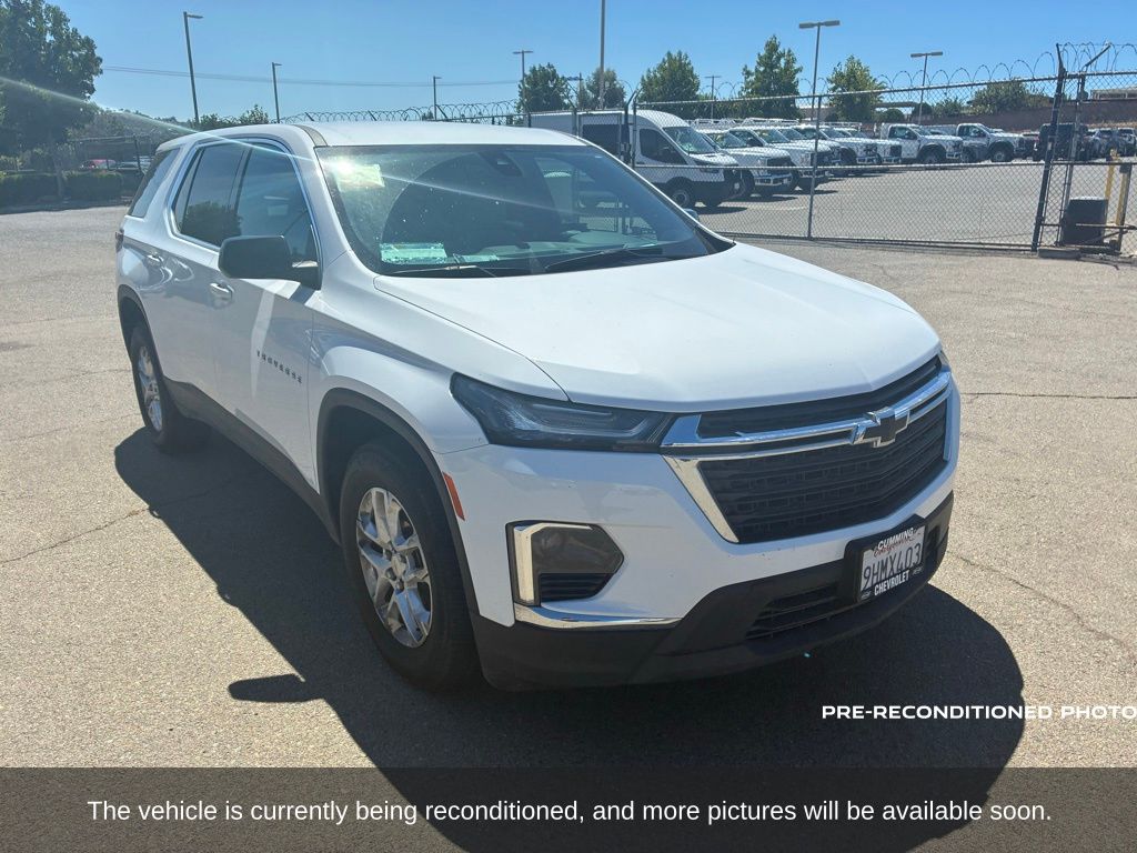 2023 Chevrolet Traverse LS photo 2