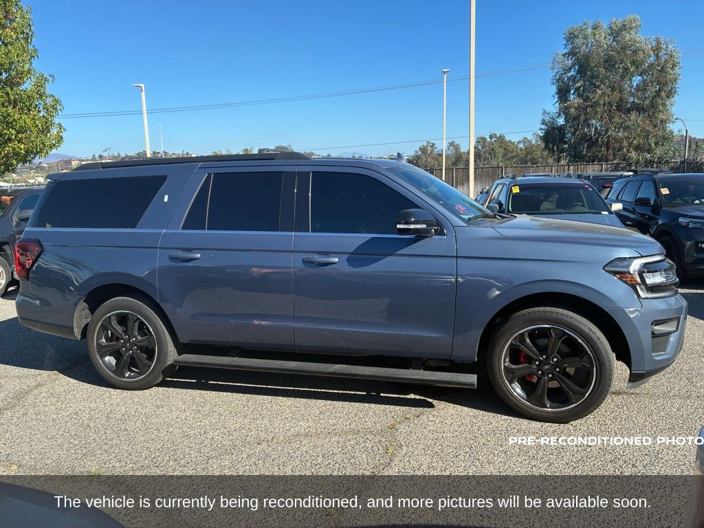 2022 Ford Expedition MAX Limited photo 3