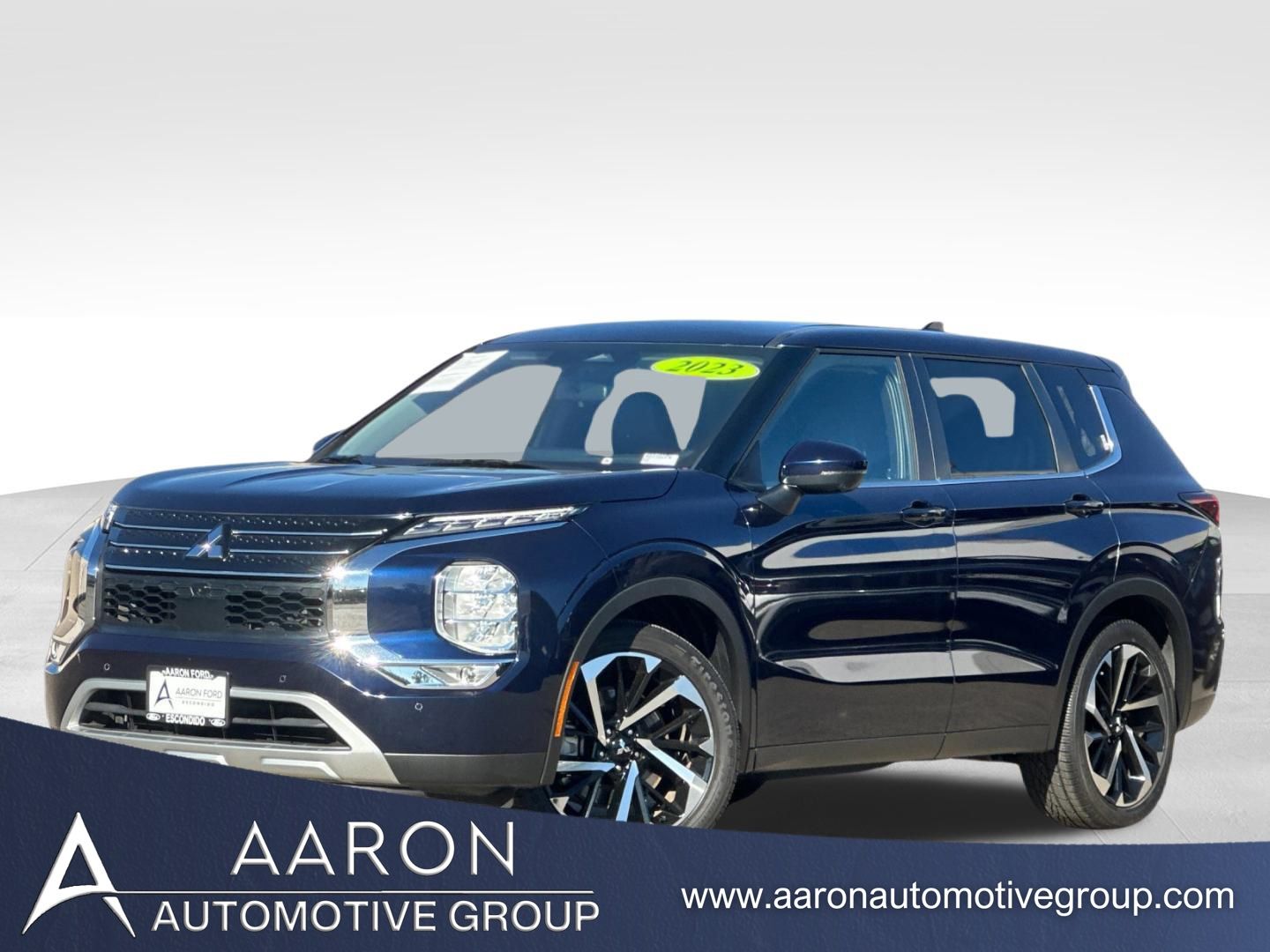 2023 Mitsubishi Outlander SE's photo