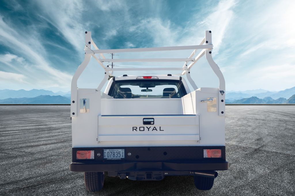 2023 Ford F-250 XL photo 2