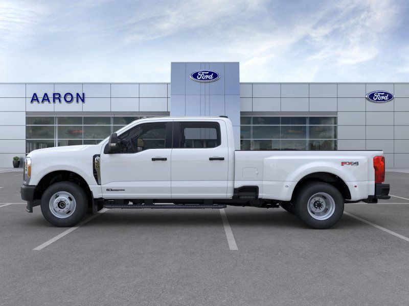 2025 Ford F-350 photo 3