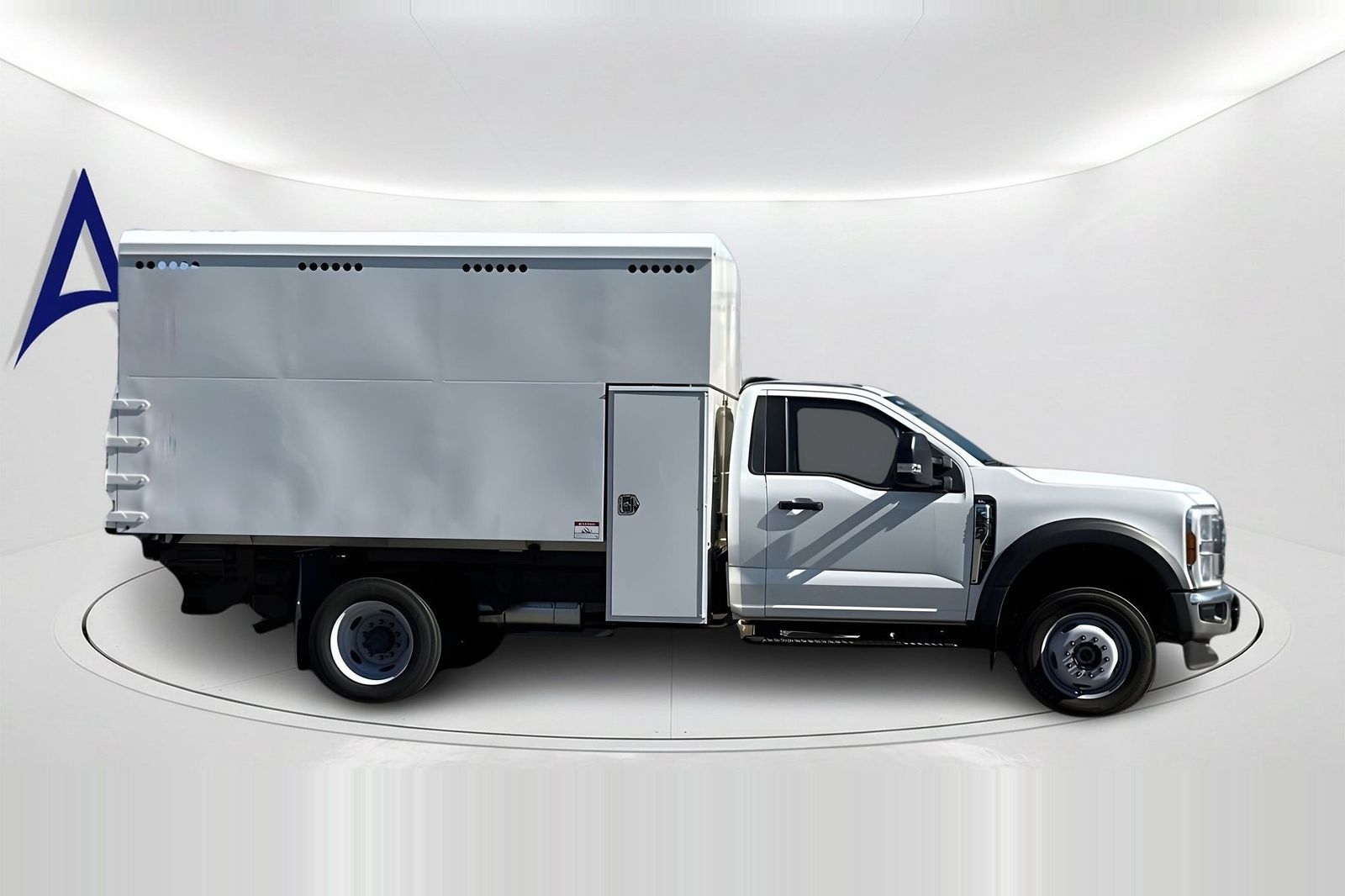 2025 Ford F-550 Super Duty Chassis Cab XL - Photo 8
