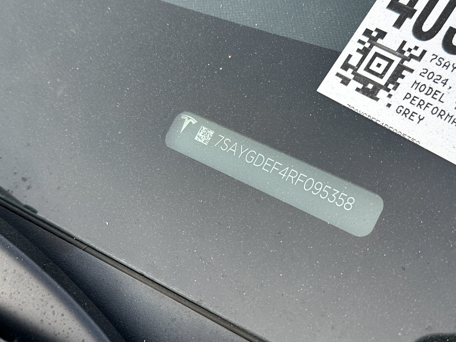 2024 Tesla Model Y Performance photo 2