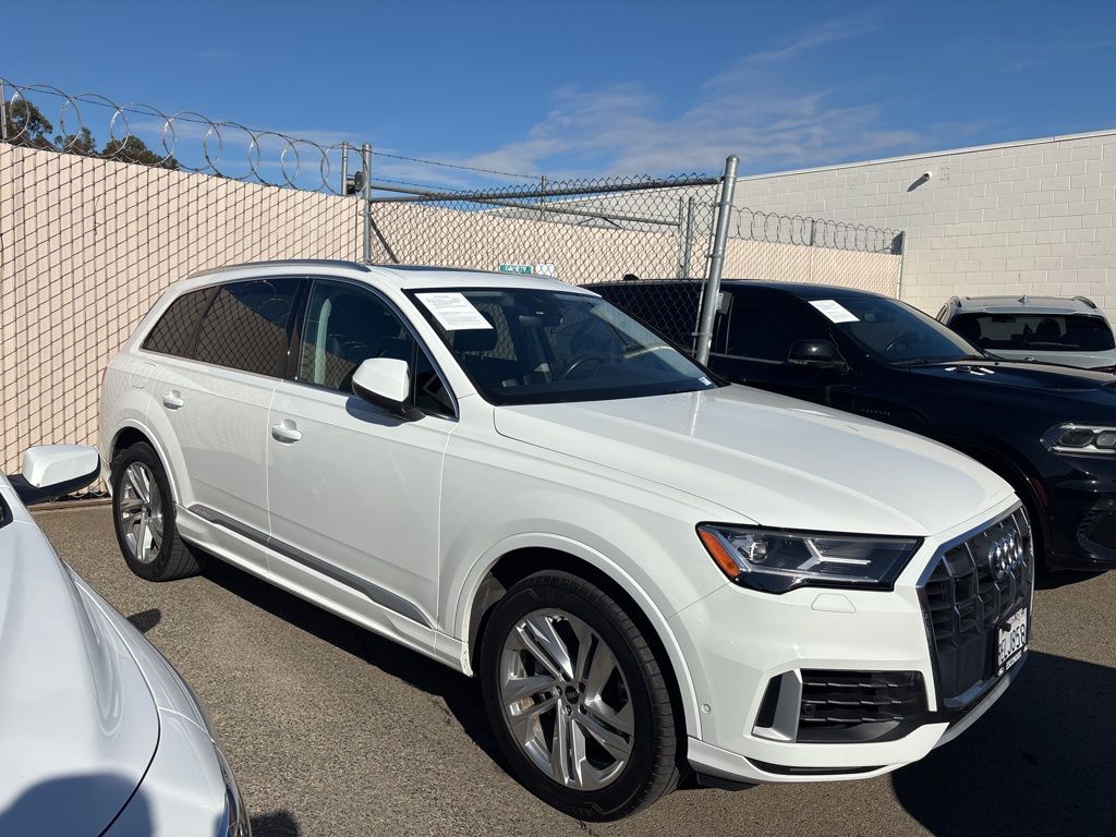 2023 Audi Q7 55 Premium Plus photo 4