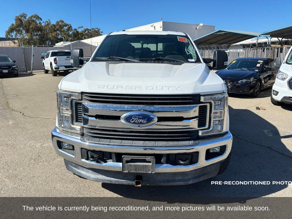 2017 Ford F-350 photo 2