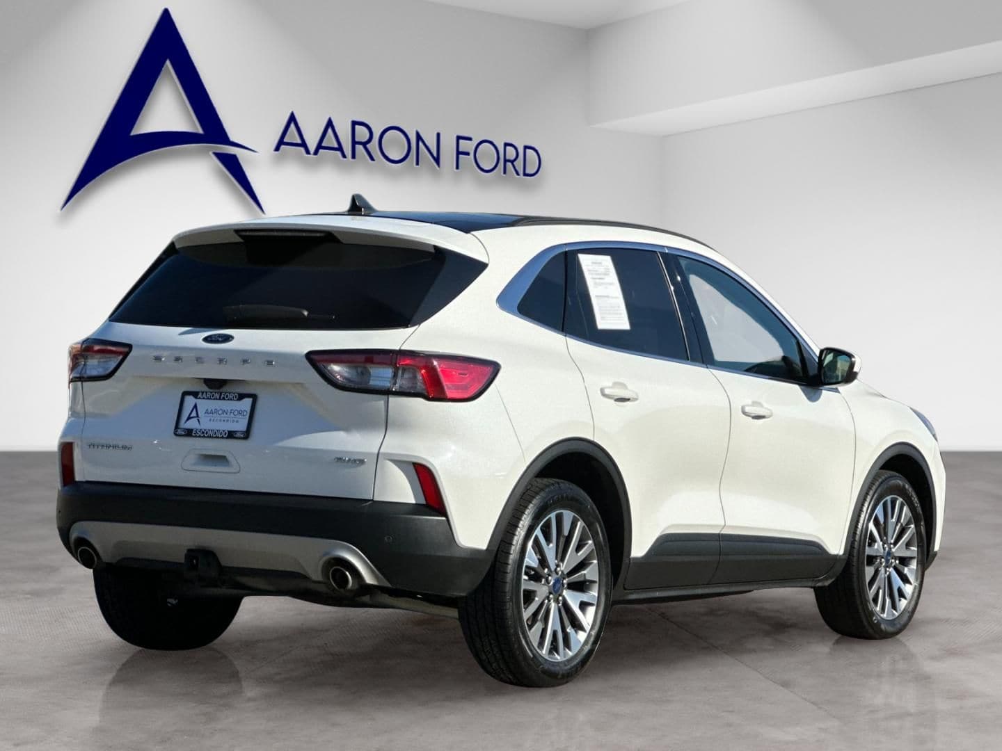 2022 Ford Escape Titanium photo 5