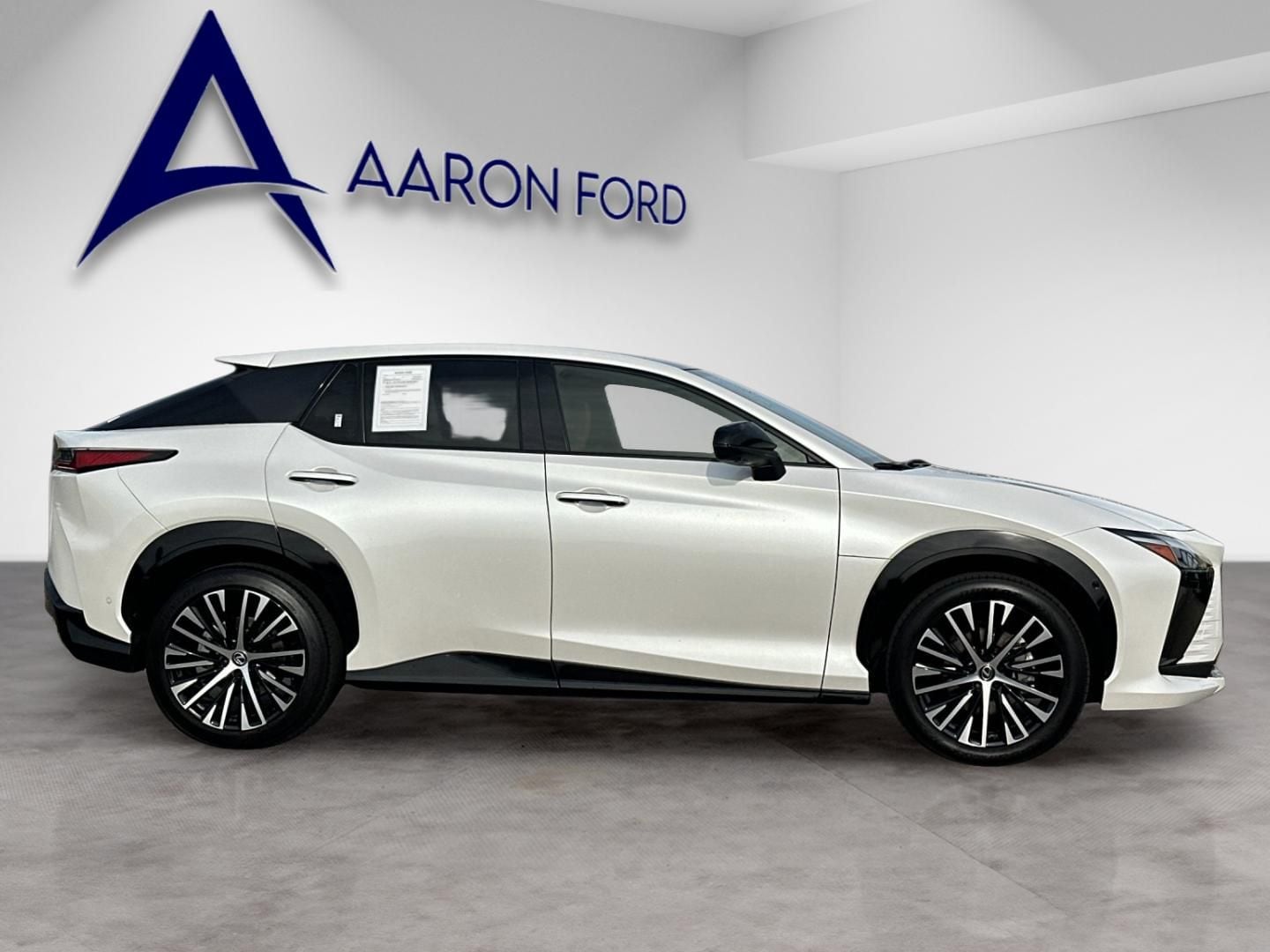 2024 LEXUS RZ 450e Premium photo 6