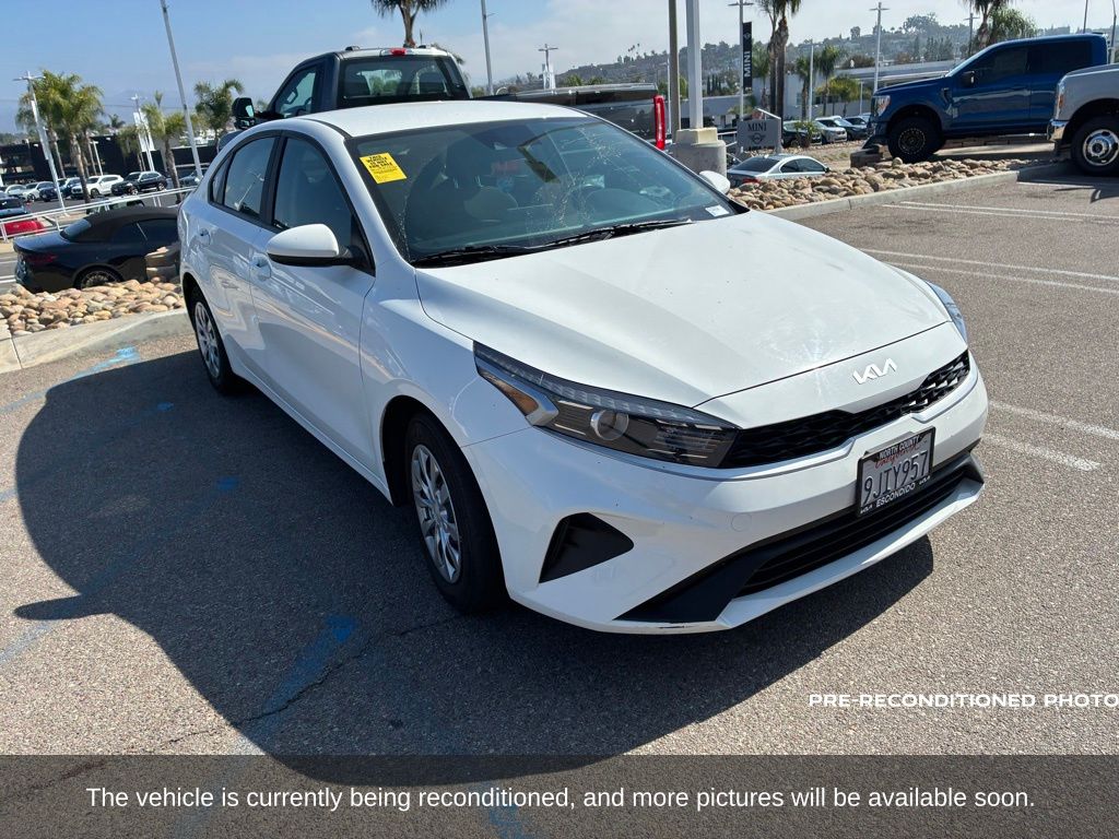 2024 Kia Forte LX photo 3