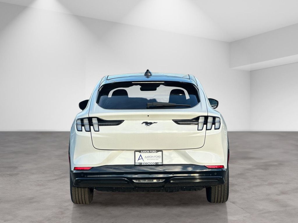 2025 Ford Mustang Mach-E Premium photo 4