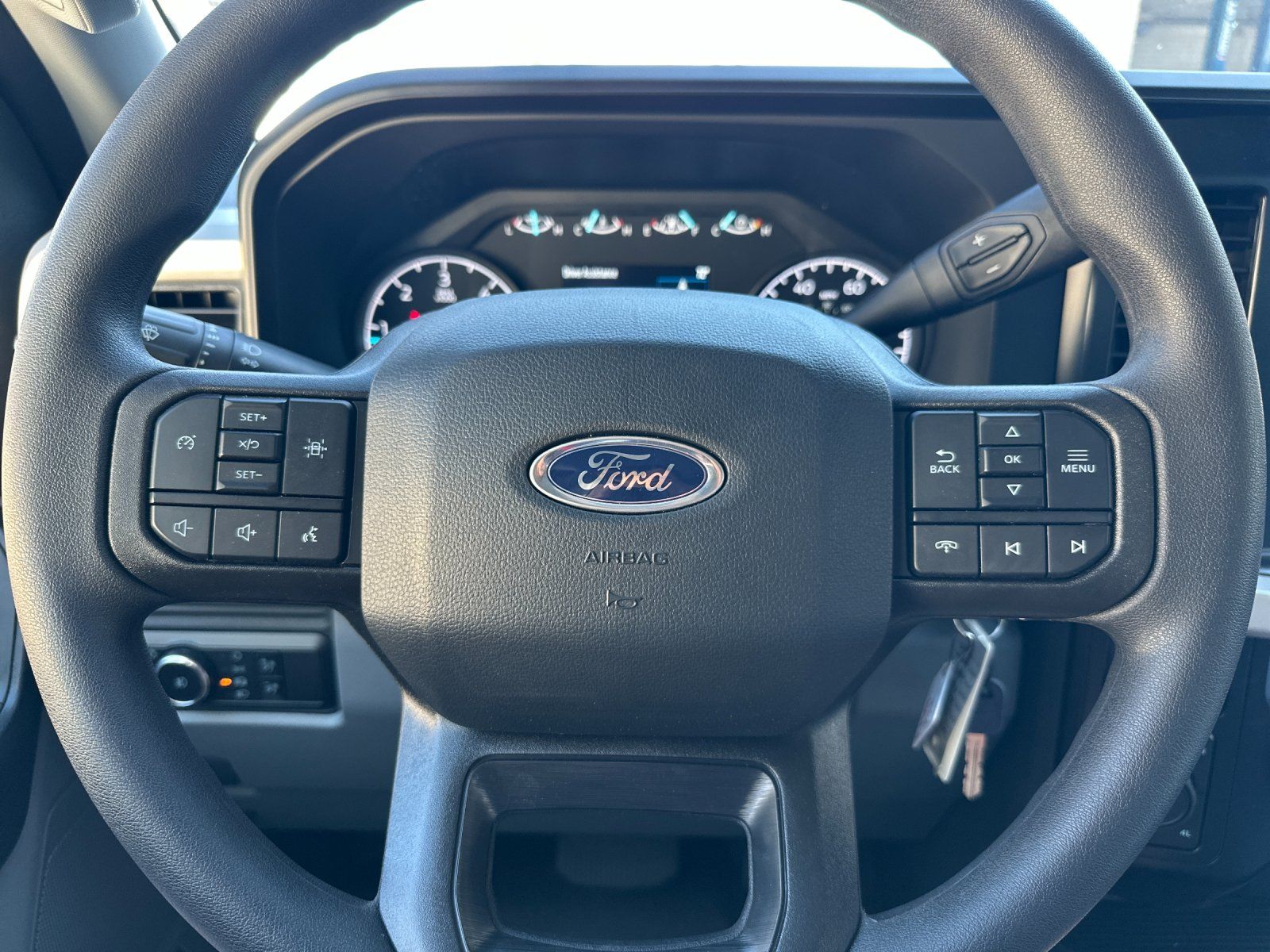 2025 Ford F-550 Super Duty Chassis Cab XL - Photo 23