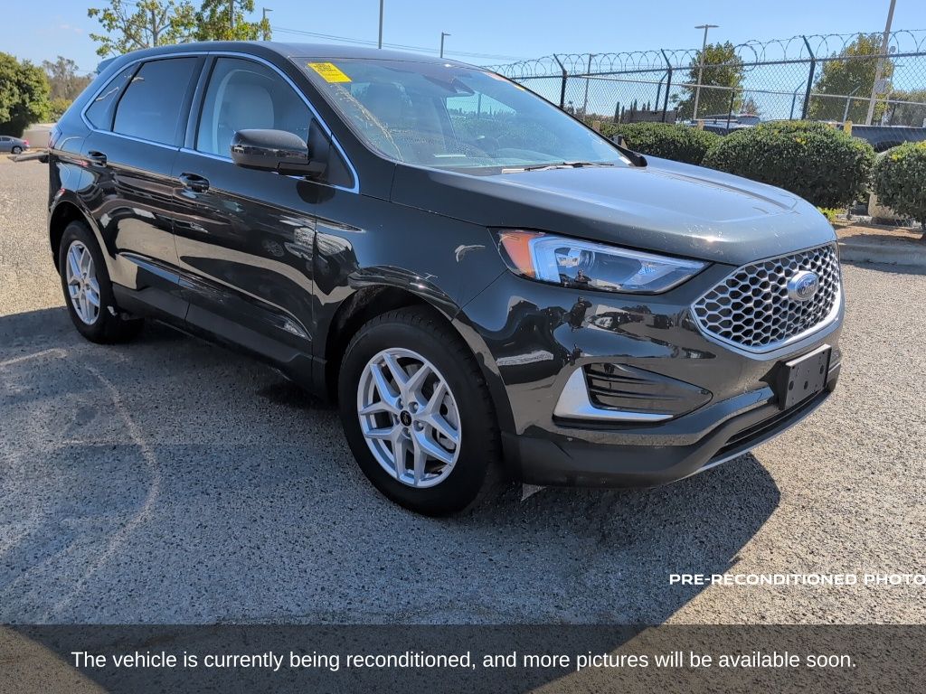 2024 Ford Edge SEL photo 3