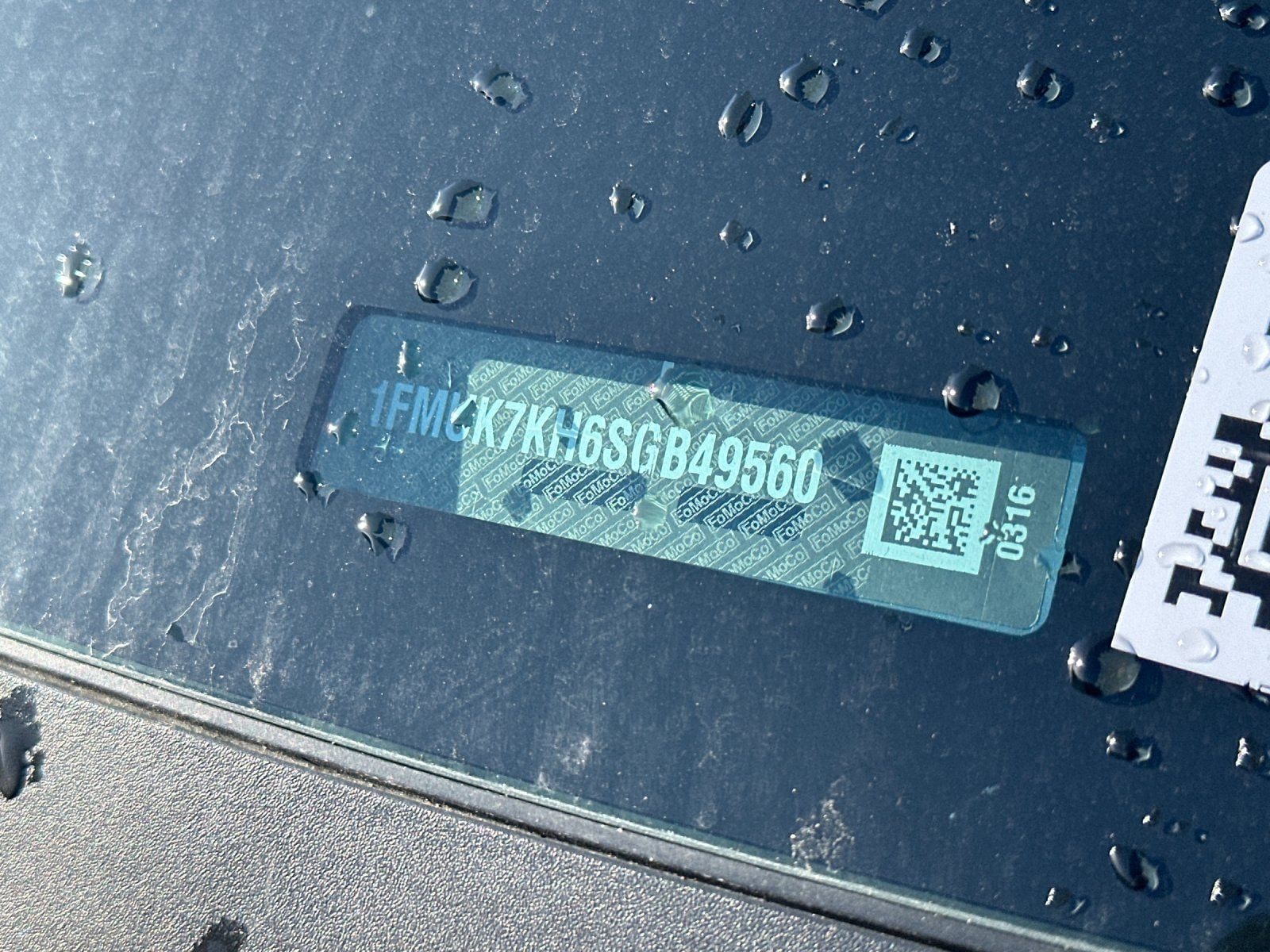 2025 Ford Explorer ST-Line photo 2