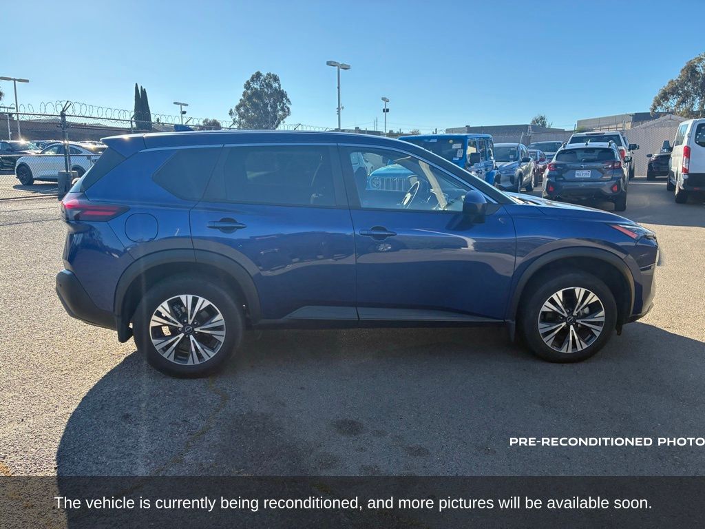 2023 Nissan Rogue SV photo 4
