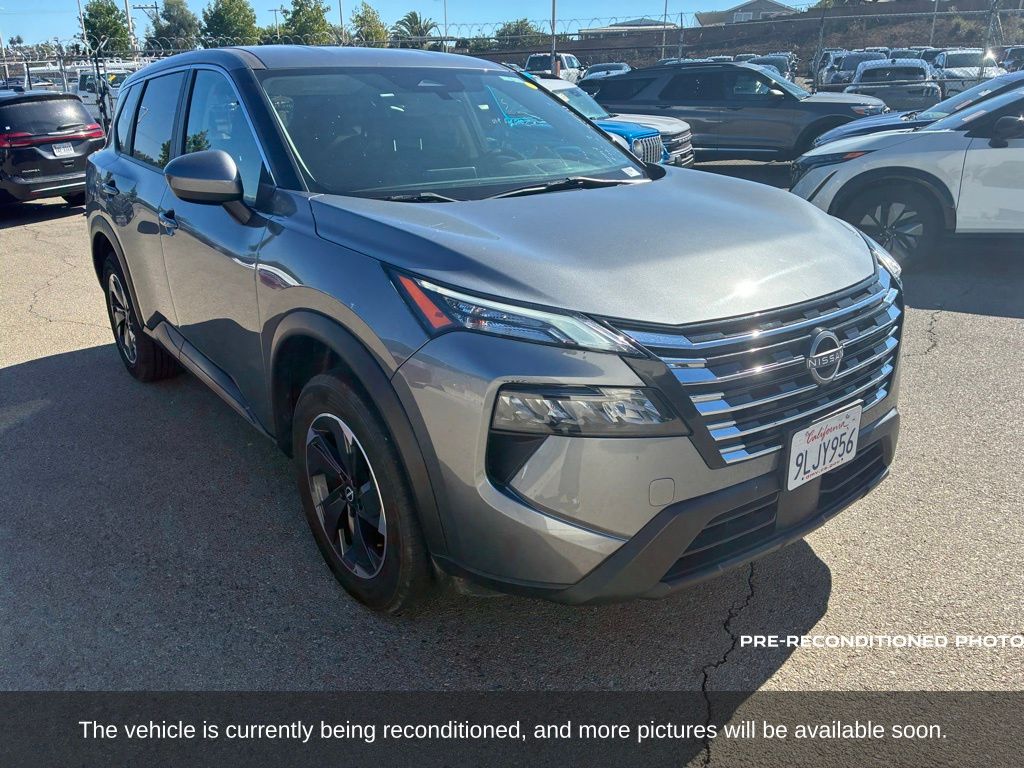 2024 Nissan Rogue SV photo 3