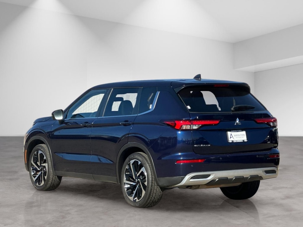 Used 2023 Mitsubishi Outlander SE SUV