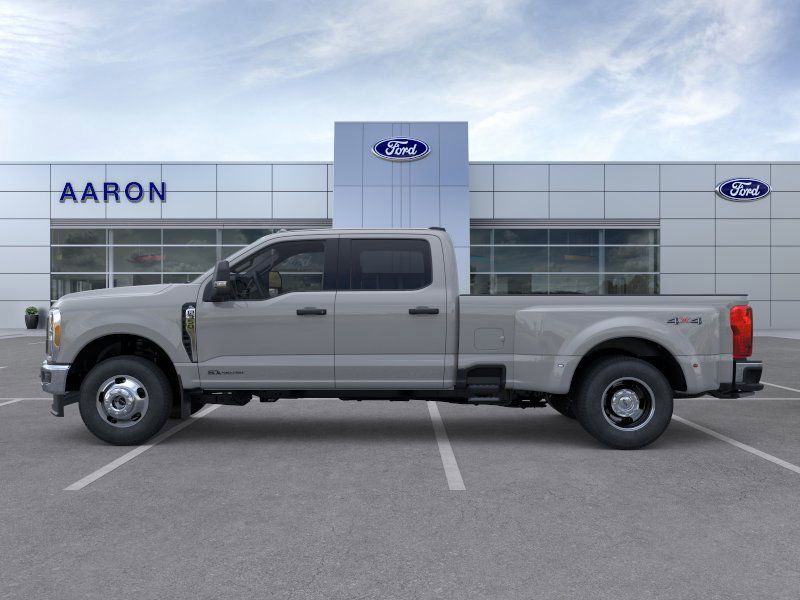 2025 Ford F-350 photo 3